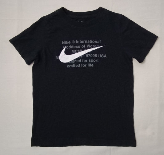 (ДЕТСКО) (Ръст 128-137см) Nike Sportswear Logo Tee тениска