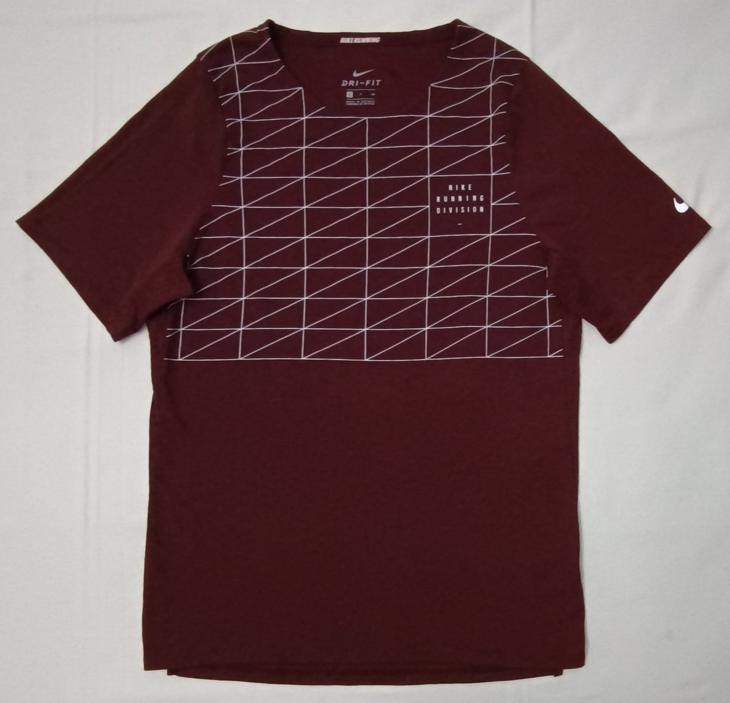 (S) Nike DRI-FIT Run Division Tee тениска