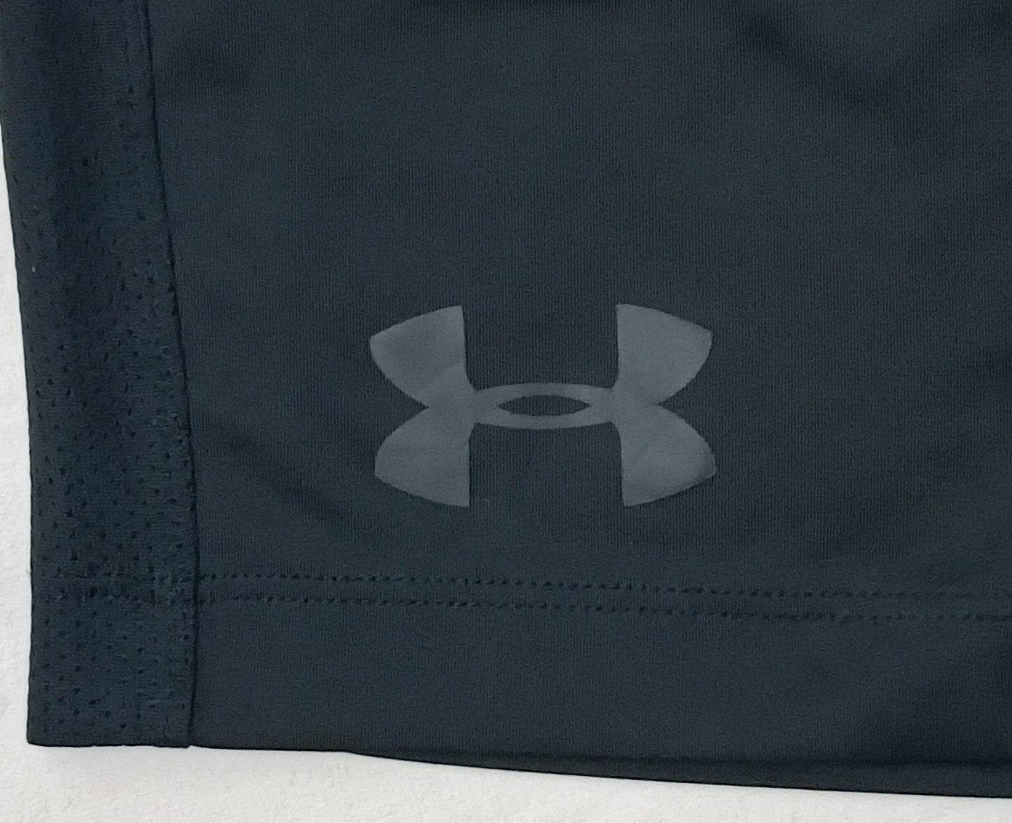 (L) Under Armour UA Shorts шорти