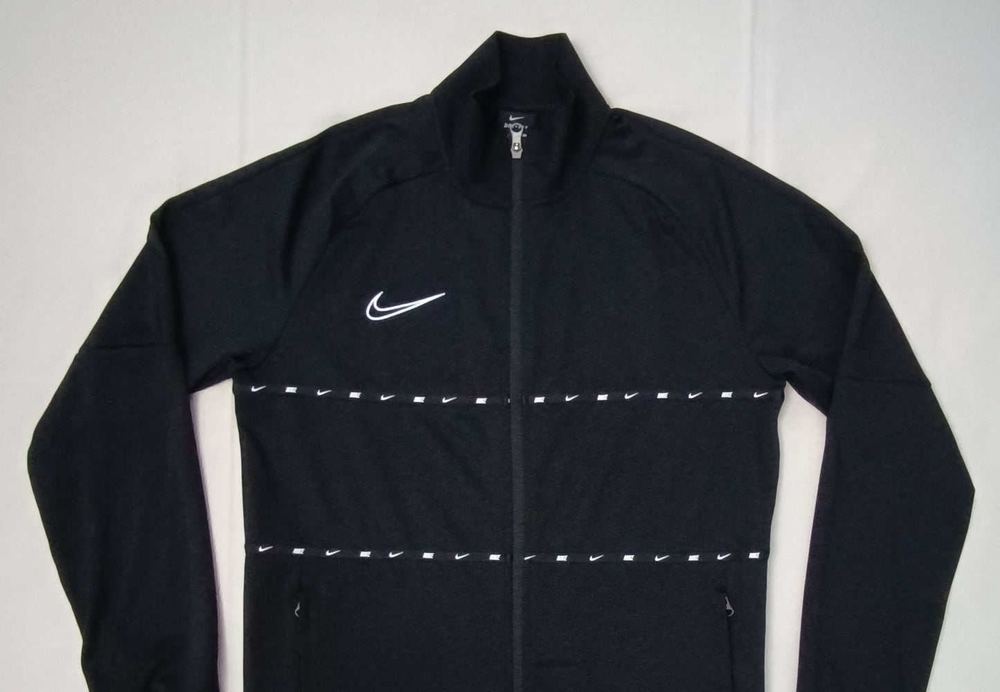 (M) Nike DRI-FIT Repeat Logo Sweatshirt горнище
