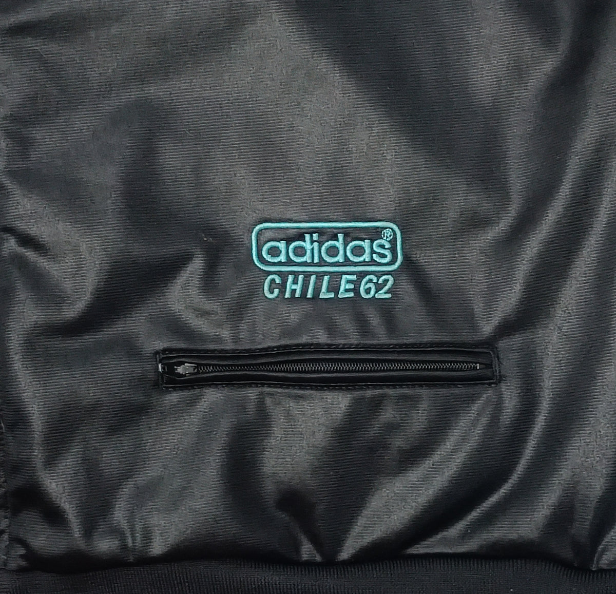 (L) Adidas Originals Chile 62 Jacket яке